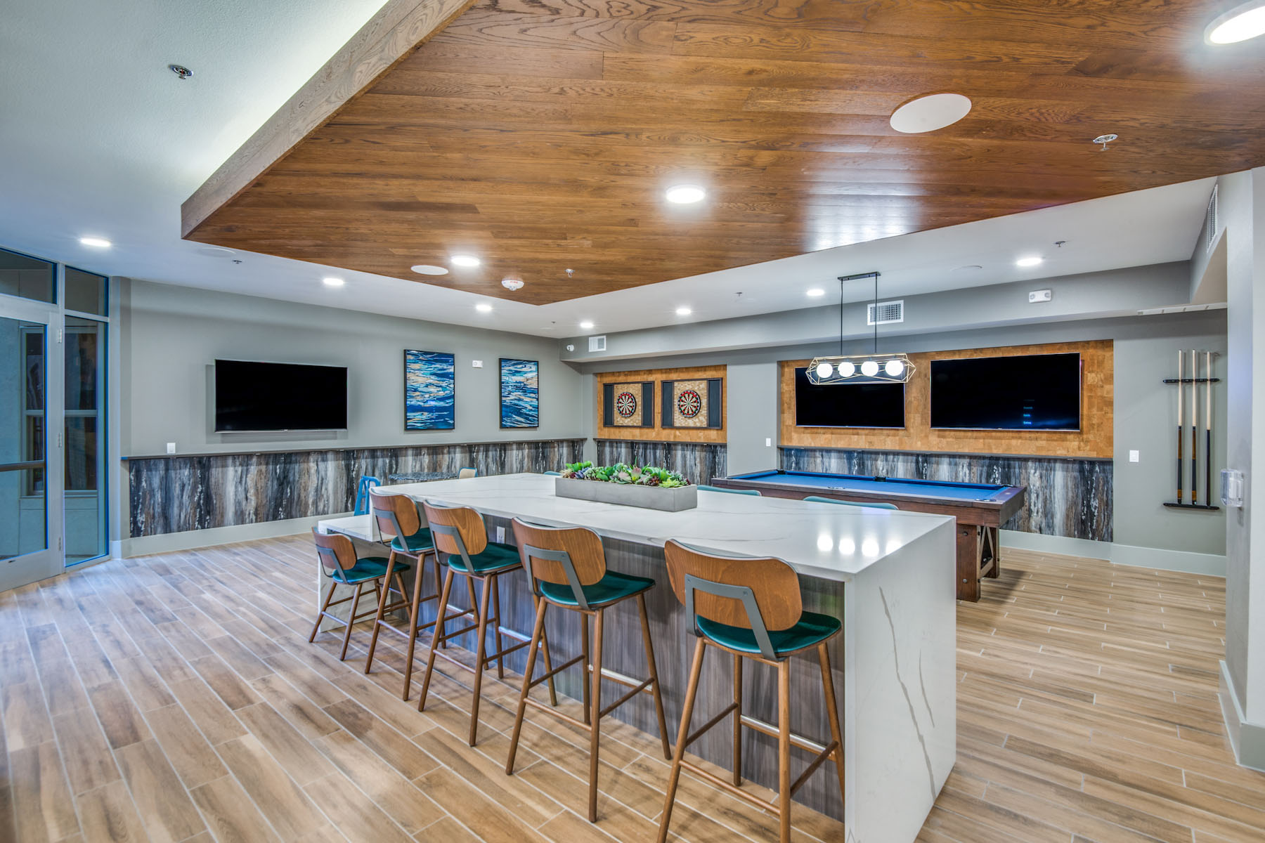 Jefferson East Branch clubhouse and bar seating